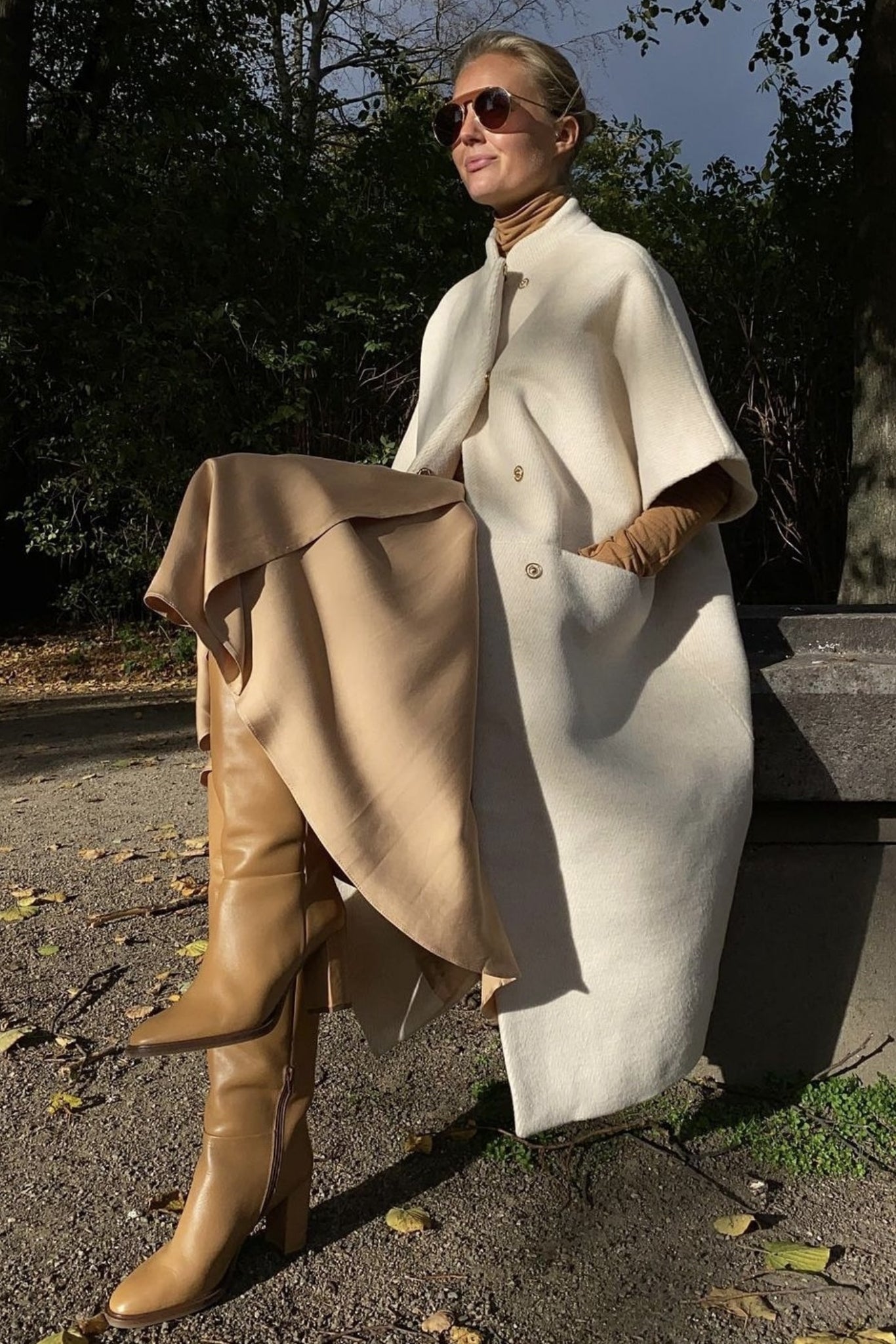 Long MOK Wool Coat - White
