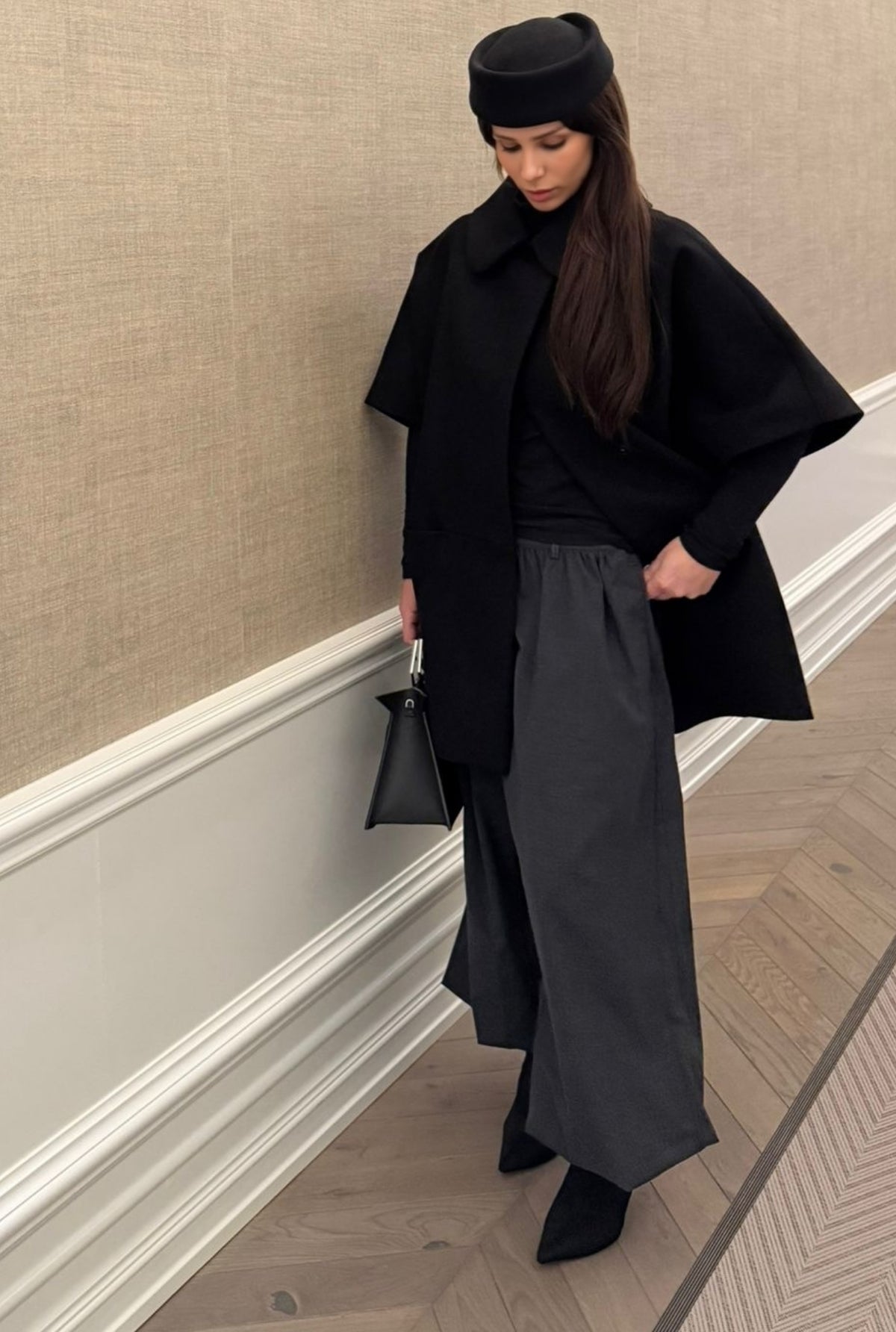 Short MOK Wool Coat - ROUNDED collar - Black