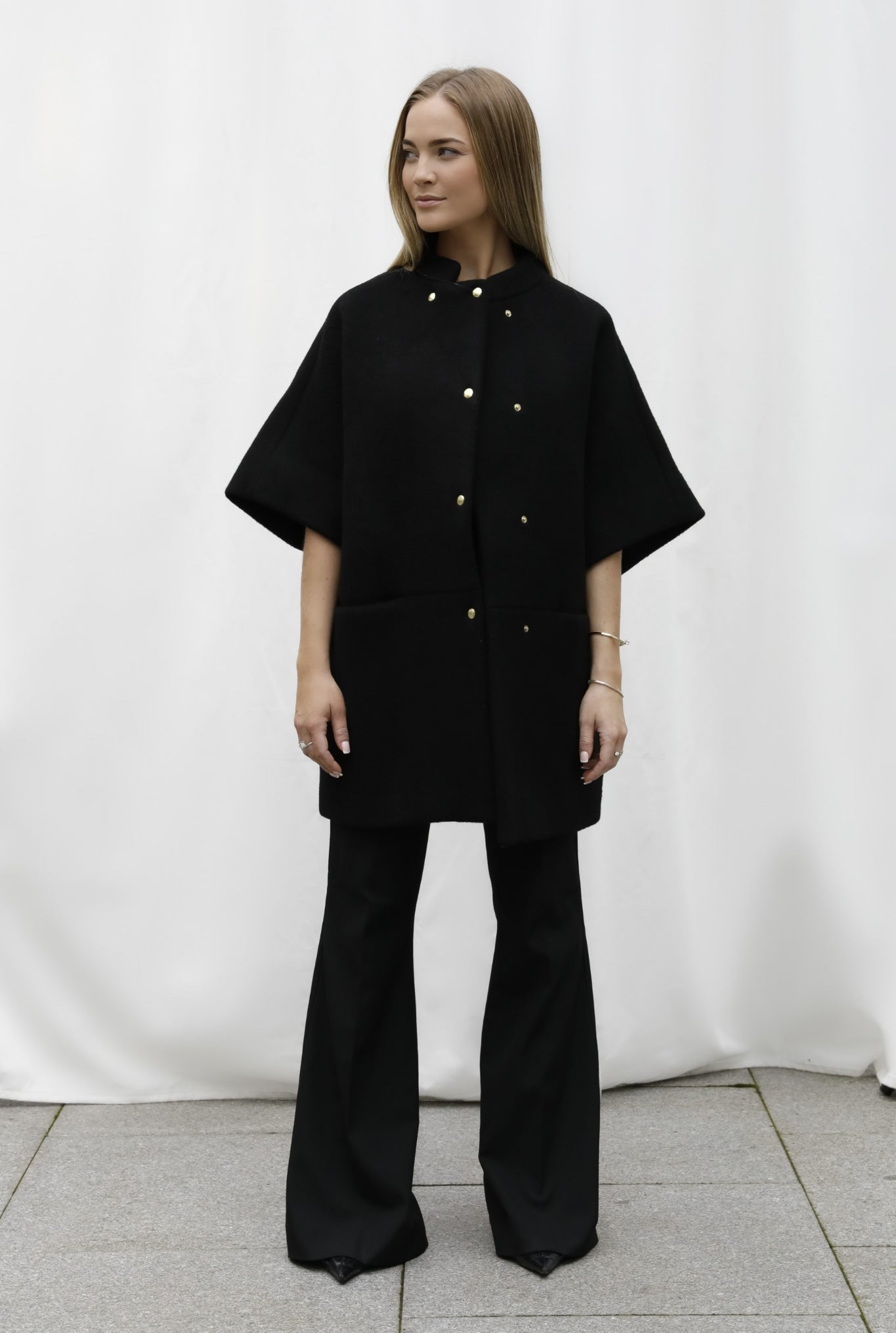 Short MOK Merino Wool Coat - Black